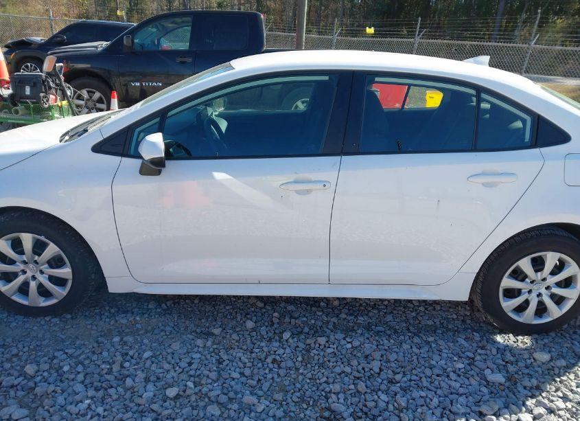 Photo 14 of 2022 Toyota Corolla LE (VIN 5YFEPMAE4NP365054)