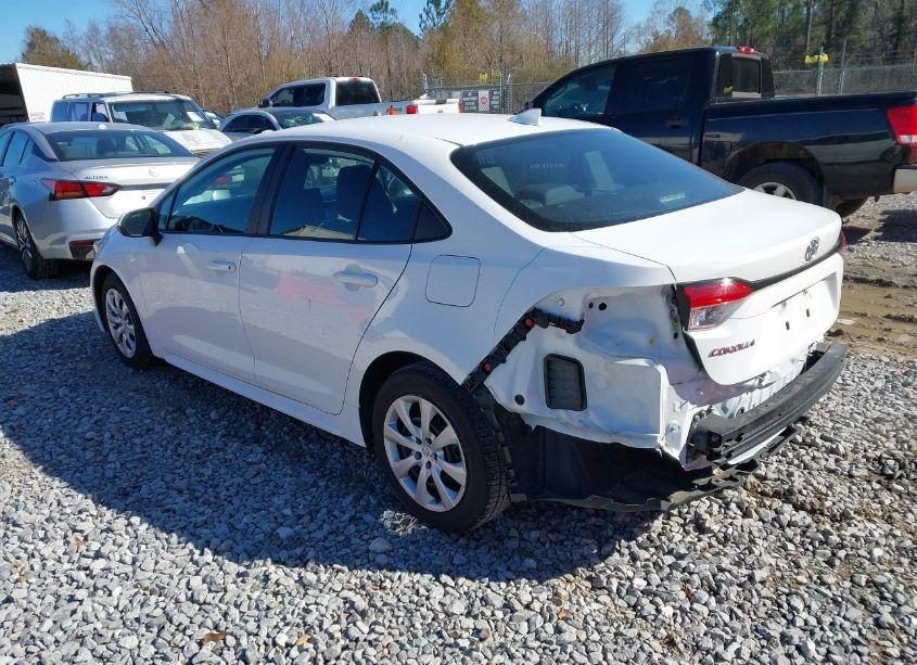 Photo 3 of 2022 Toyota Corolla LE (VIN 5YFEPMAE4NP365054)