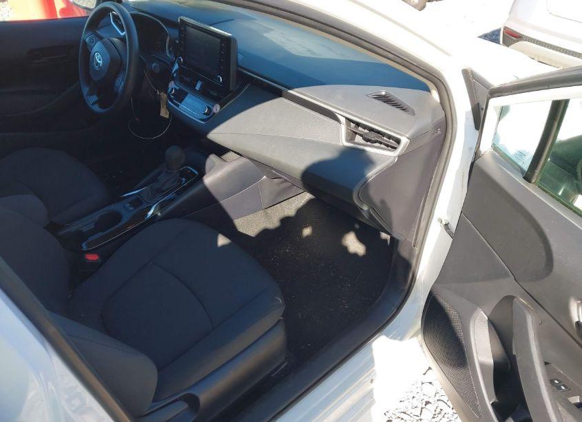 Photo 5 of 2022 Toyota Corolla LE (VIN 5YFEPMAE4NP365054)