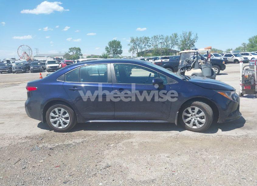 Photo 14 of 2022 Toyota Corolla LE (VIN 5YFEPMAE4NP372263)