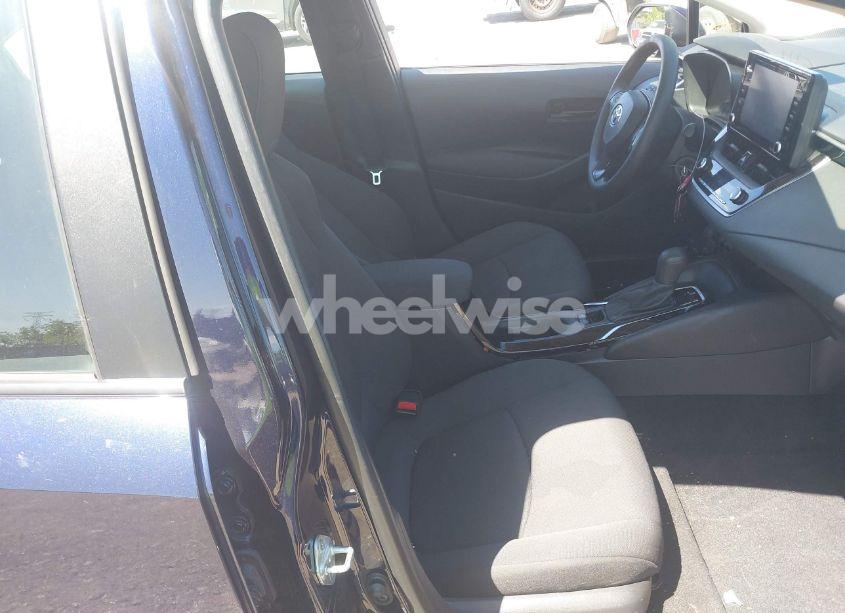 Photo 5 of 2022 Toyota Corolla LE (VIN 5YFEPMAE4NP372263)