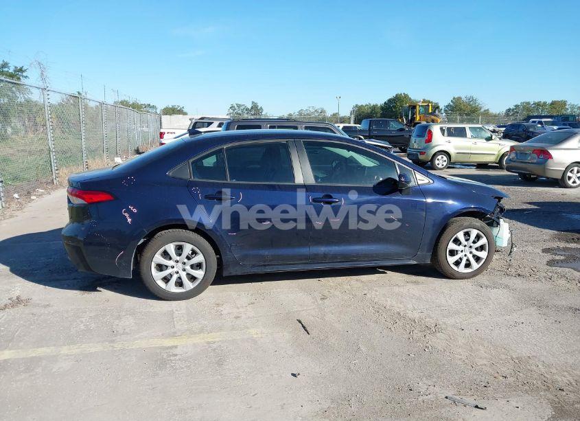 Photo 14 of 2022 Toyota Corolla LE (VIN 5YFEPMAE4NP373980)