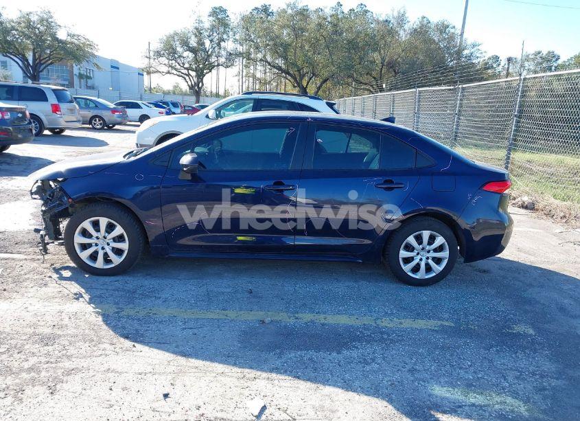 Photo 15 of 2022 Toyota Corolla LE (VIN 5YFEPMAE4NP373980)