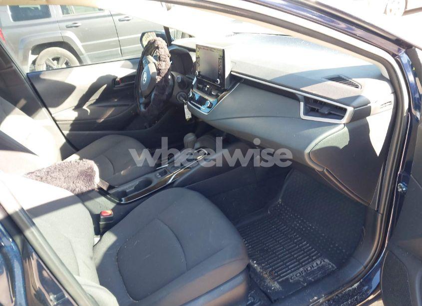 Photo 5 of 2022 Toyota Corolla LE (VIN 5YFEPMAE4NP373980)