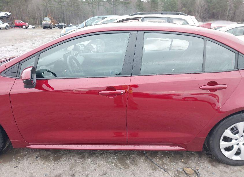 Photo 15 of 2022 Toyota Corolla LE (VIN 5YFEPMAE4NP385563)