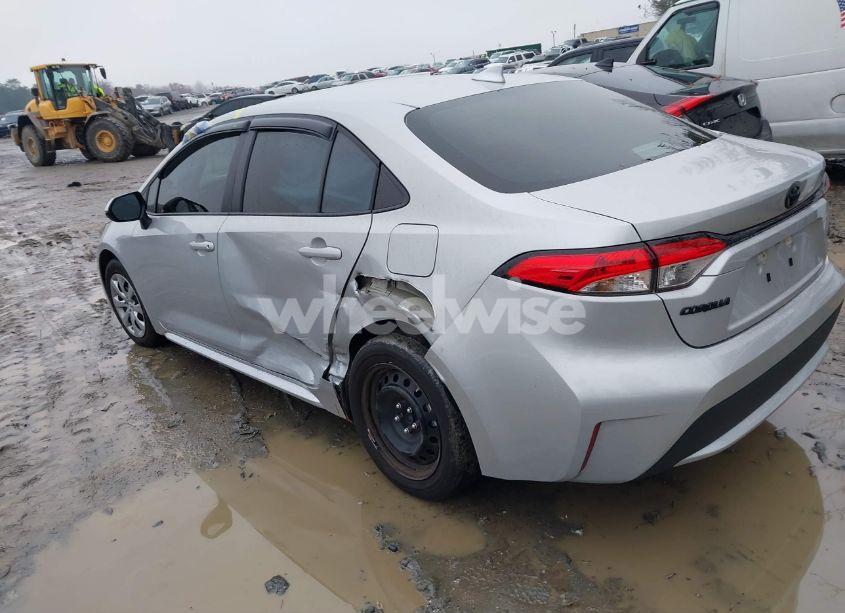Photo 3 of 2022 Toyota Corolla LE (VIN 5YFEPMAE4NP387314)