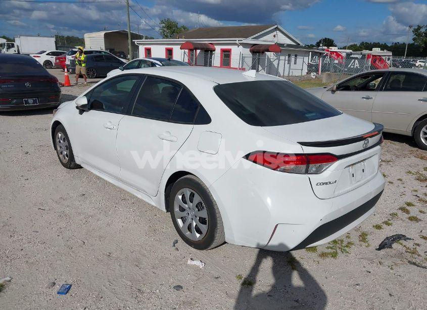 Photo 3 of 2022 Toyota Corolla LE (VIN 5YFEPMAE4NP392206)