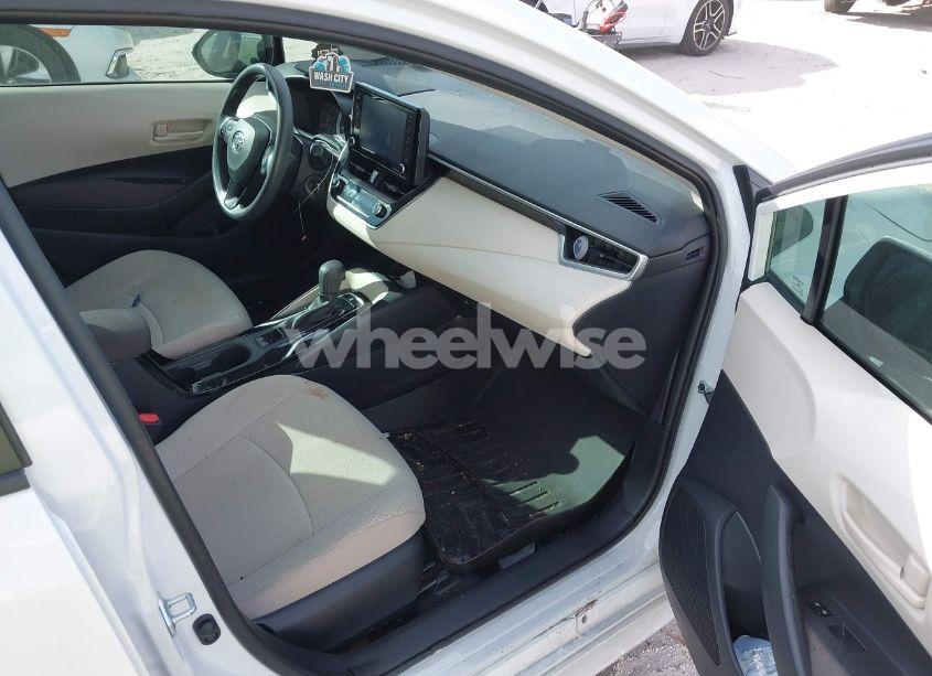 Photo 5 of 2022 Toyota Corolla LE (VIN 5YFEPMAE4NP392206)