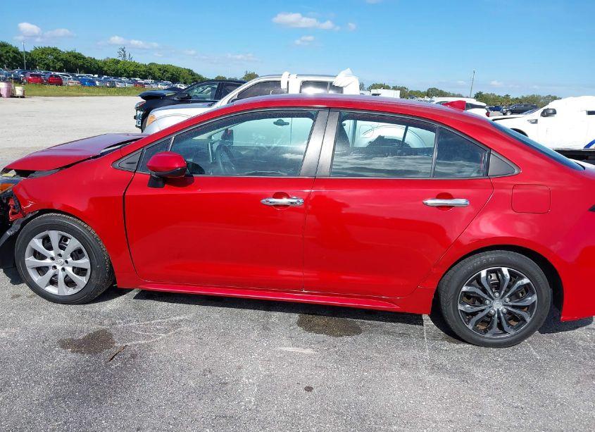 Photo 14 of 2021 Toyota Corolla LE (VIN 5YFEPMAE5MP155514)