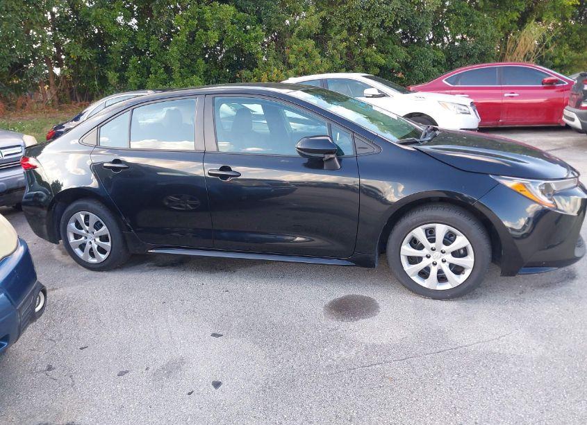 Photo 13 of 2021 Toyota Corolla LE (VIN 5YFEPMAE5MP158896)