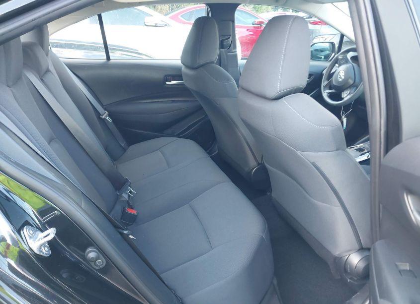 Photo 8 of 2021 Toyota Corolla LE (VIN 5YFEPMAE5MP158896)