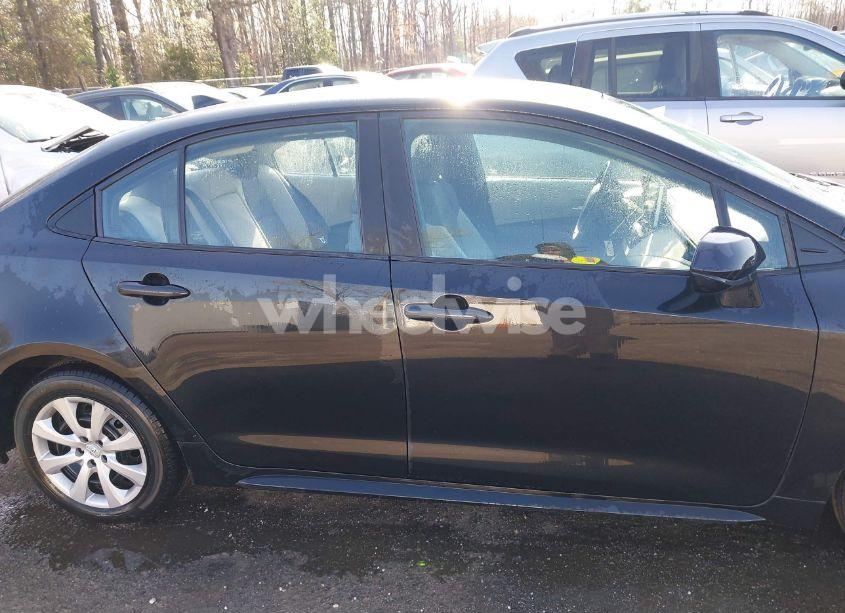 Photo 13 of 2021 Toyota Corolla LE (VIN 5YFEPMAE5MP190845)