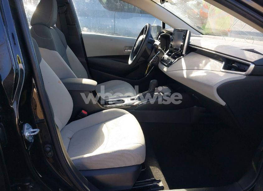 Photo 5 of 2021 Toyota Corolla LE (VIN 5YFEPMAE5MP190845)