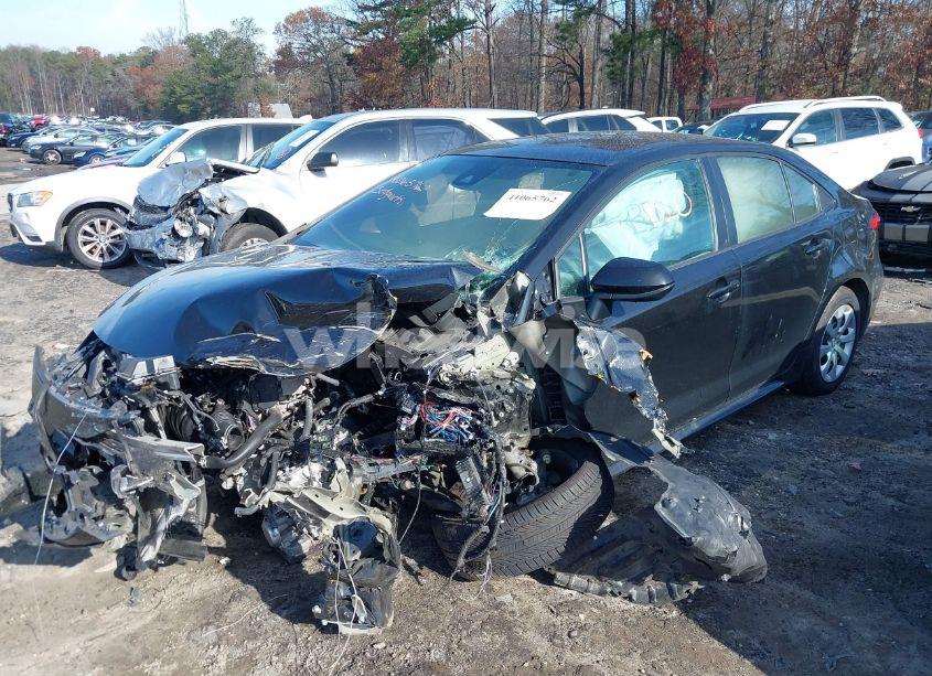 Photo 2 of 2021 Toyota Corolla LE (VIN 5YFEPMAE5MP191350)