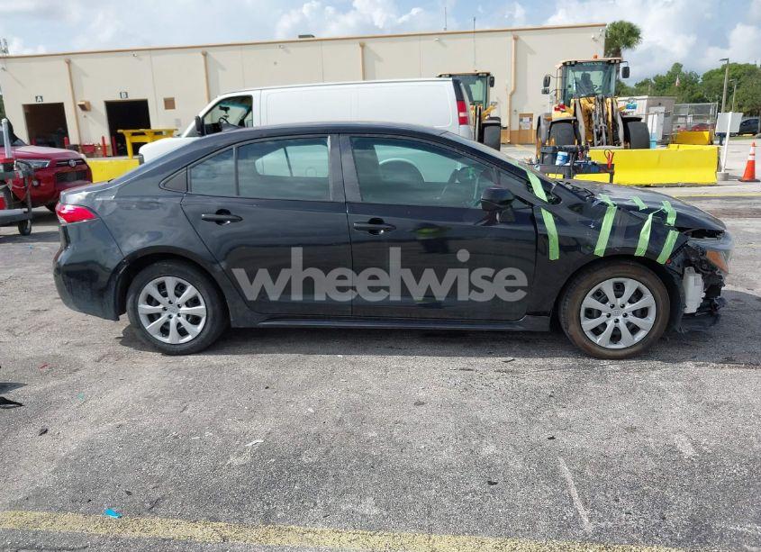 Photo 14 of 2021 Toyota Corolla LE (VIN 5YFEPMAE5MP203674)