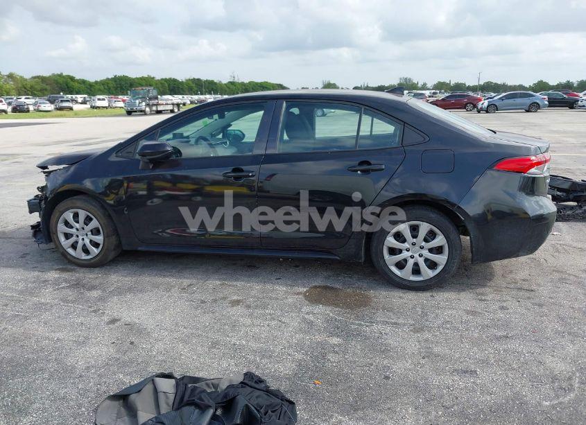 Photo 15 of 2021 Toyota Corolla LE (VIN 5YFEPMAE5MP203674)