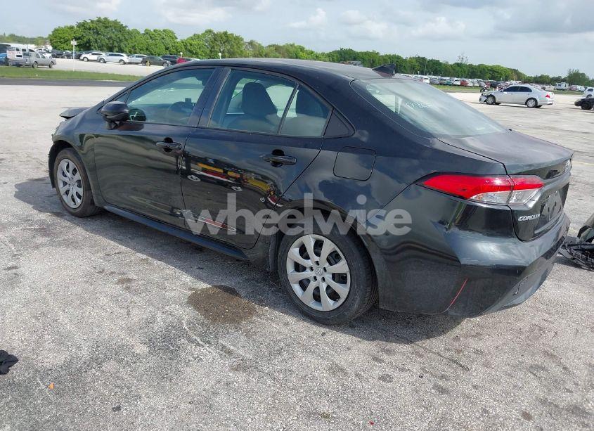 Photo 3 of 2021 Toyota Corolla LE (VIN 5YFEPMAE5MP203674)
