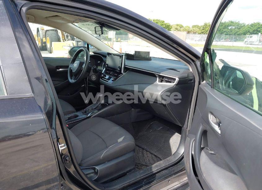 Photo 5 of 2021 Toyota Corolla LE (VIN 5YFEPMAE5MP203674)