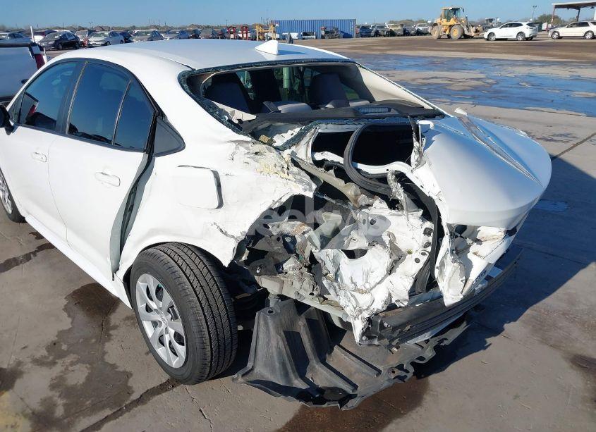 Photo 6 of 2021 Toyota Corolla LE (VIN 5YFEPMAE5MP207921)