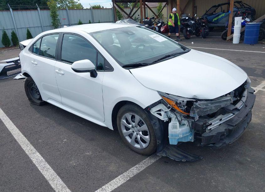 2021 Toyota Corolla LE (VIN 5YFEPMAE5MP222046) main photo