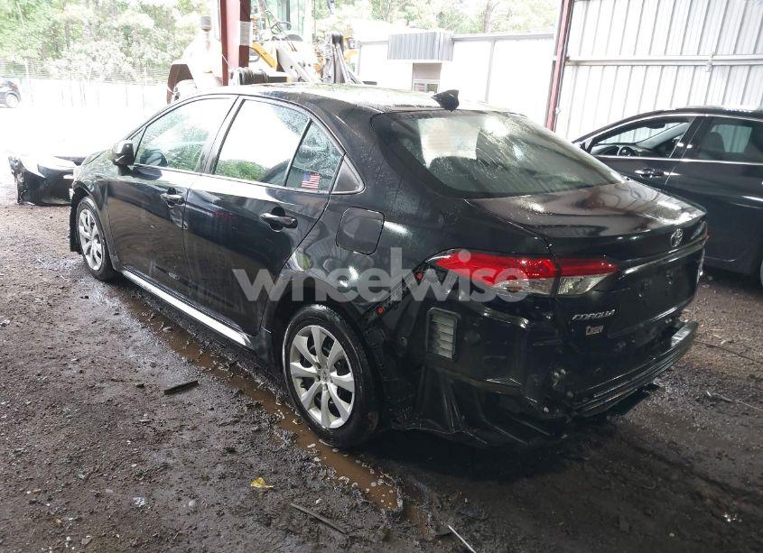 Photo 3 of 2021 Toyota Corolla LE (VIN 5YFEPMAE5MP238182)