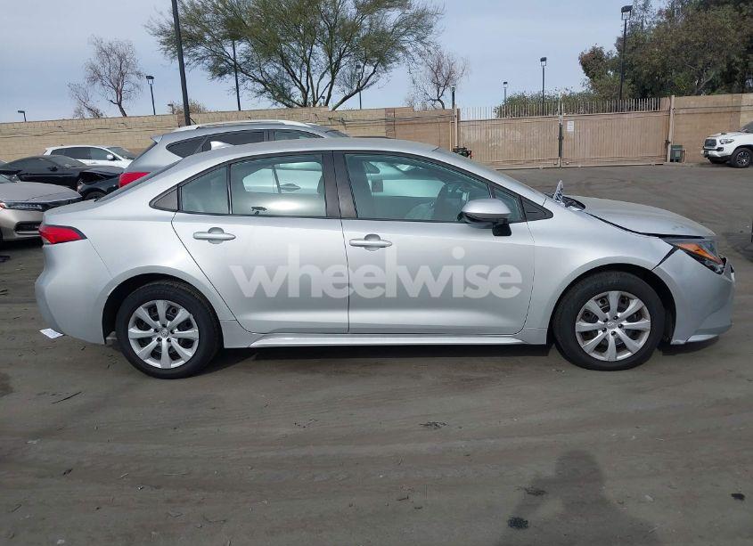 Photo 13 of 2021 Toyota Corolla LE (VIN 5YFEPMAE5MP243298)