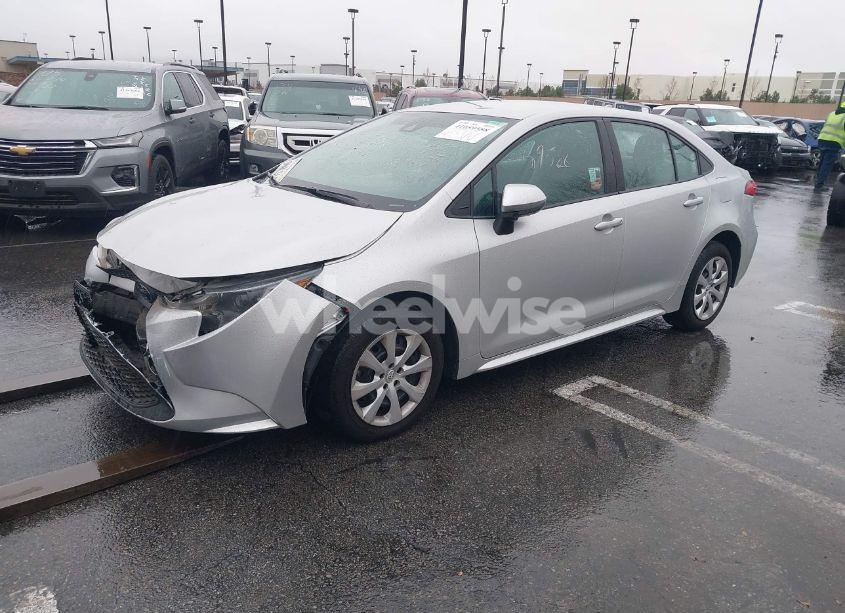 Photo 2 of 2021 Toyota Corolla LE (VIN 5YFEPMAE5MP243298)