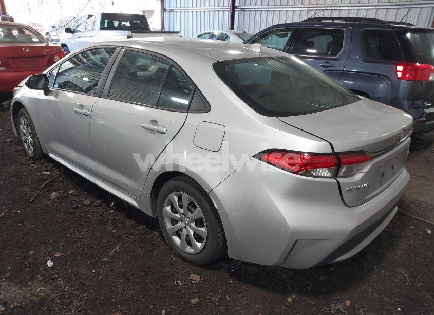 Photo 3 of 2021 Toyota Corolla LE (VIN 5YFEPMAE5MP248355)