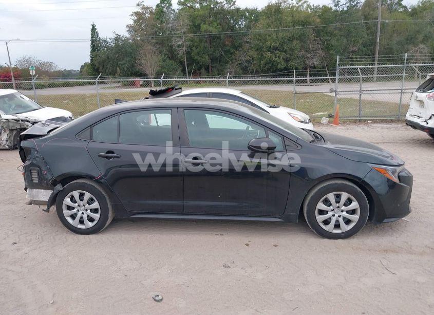 Photo 13 of 2021 Toyota Corolla LE (VIN 5YFEPMAE5MP258738)