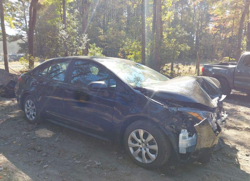 2022 Toyota Corolla LE (VIN 5YFEPMAE5NP288470) main photo