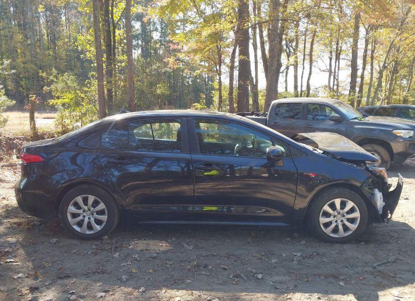 Photo 14 of 2022 Toyota Corolla LE (VIN 5YFEPMAE5NP288470)