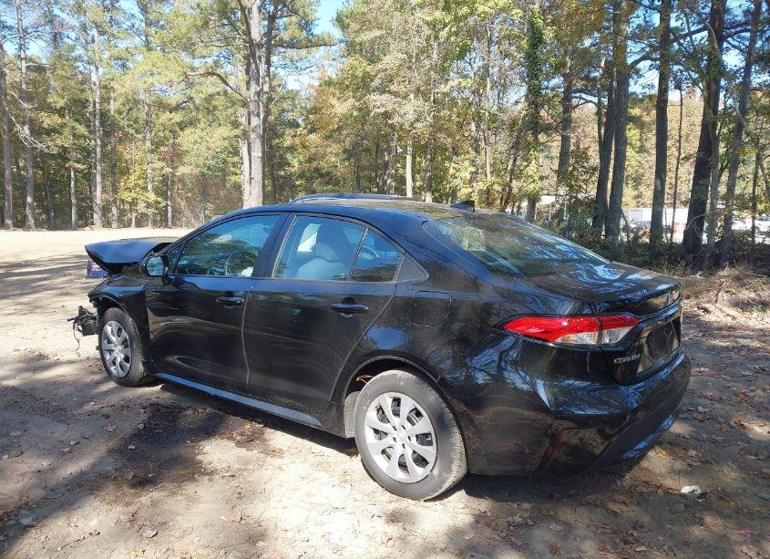 Photo 3 of 2022 Toyota Corolla LE (VIN 5YFEPMAE5NP288470)