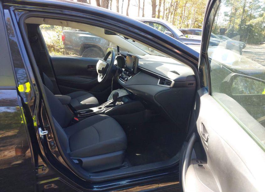 Photo 5 of 2022 Toyota Corolla LE (VIN 5YFEPMAE5NP288470)