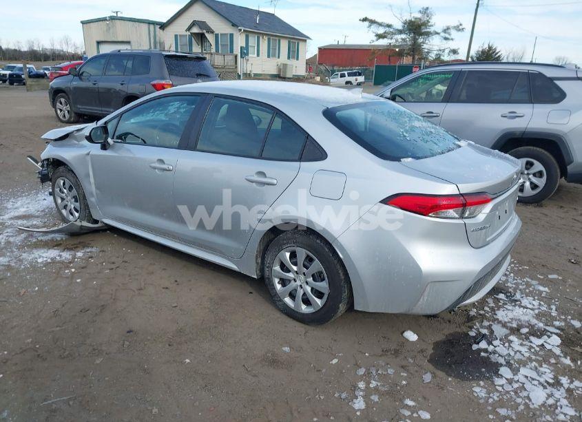Photo 3 of 2022 Toyota Corolla LE (VIN 5YFEPMAE5NP292339)