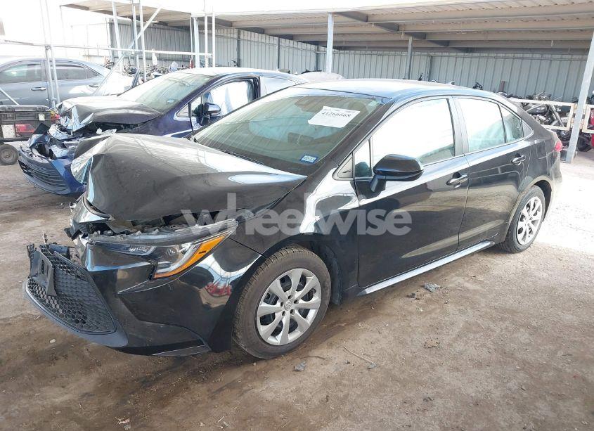 Photo 2 of 2022 Toyota Corolla LE (VIN 5YFEPMAE5NP293300)