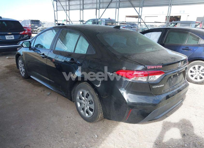 Photo 3 of 2022 Toyota Corolla LE (VIN 5YFEPMAE5NP293300)