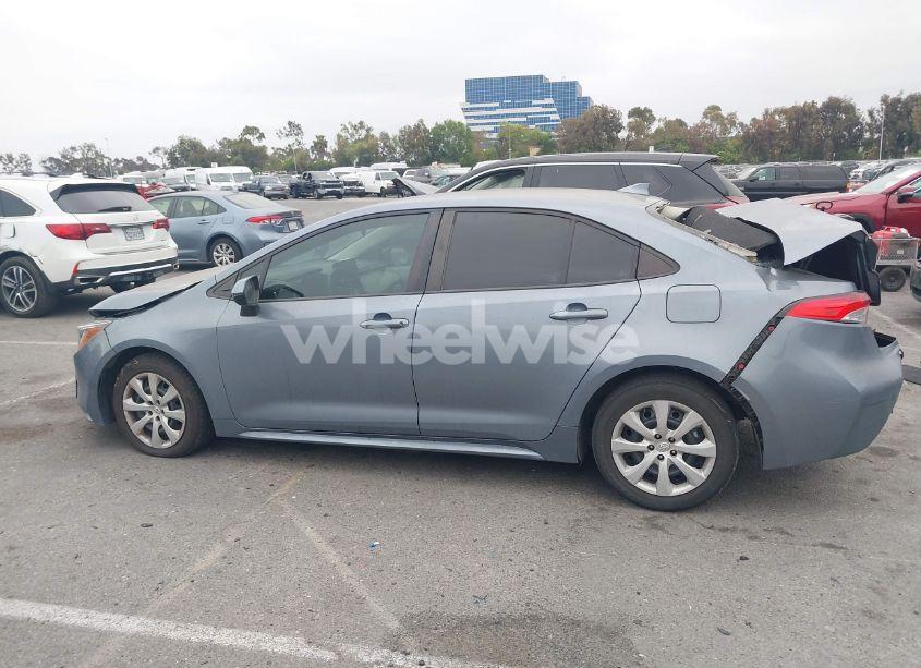 Photo 14 of 2022 Toyota Corolla LE (VIN 5YFEPMAE5NP305266)