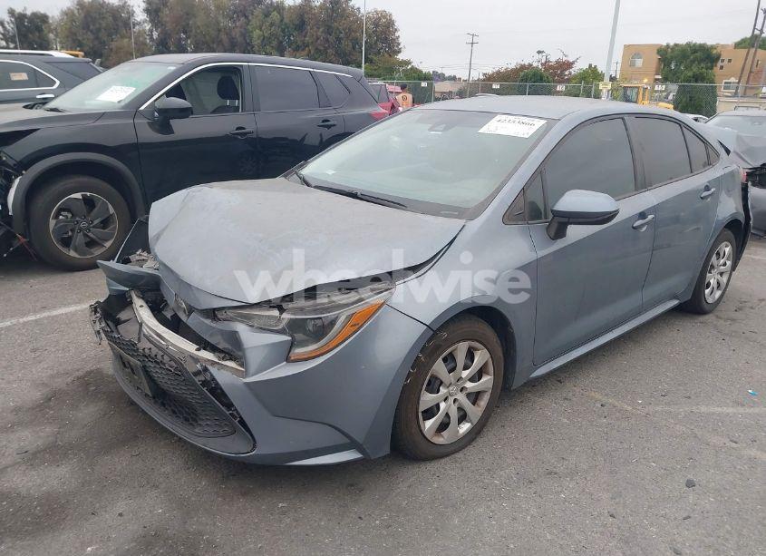 Photo 2 of 2022 Toyota Corolla LE (VIN 5YFEPMAE5NP305266)