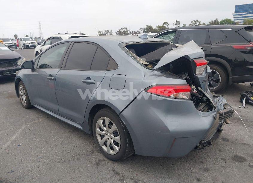 Photo 3 of 2022 Toyota Corolla LE (VIN 5YFEPMAE5NP305266)