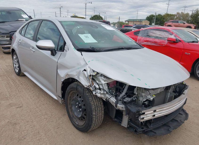 2022 Toyota Corolla LE (VIN 5YFEPMAE5NP313612) main photo