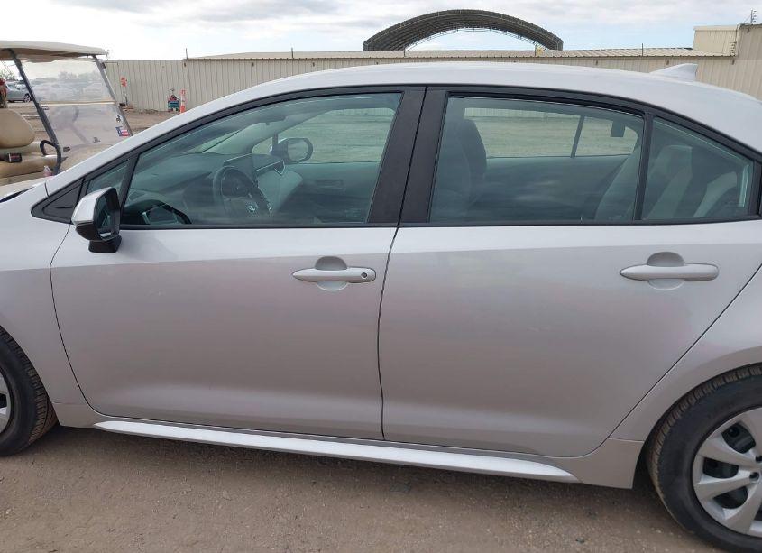Photo 15 of 2022 Toyota Corolla LE (VIN 5YFEPMAE5NP313612)