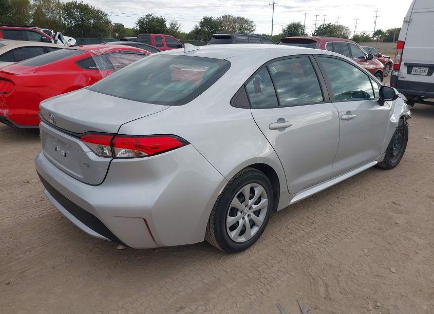 Photo 4 of 2022 Toyota Corolla LE (VIN 5YFEPMAE5NP313612)