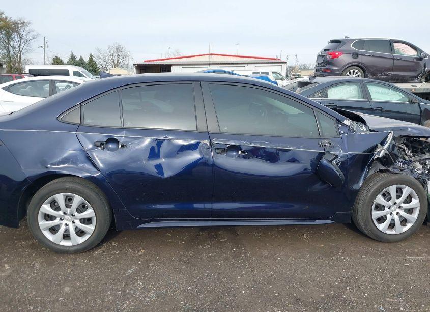 Photo 13 of 2022 Toyota Corolla LE (VIN 5YFEPMAE5NP319376)