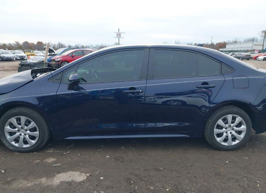 Photo 14 of 2022 Toyota Corolla LE (VIN 5YFEPMAE5NP319376)