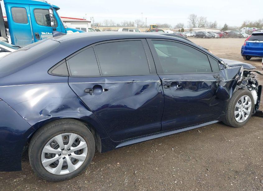 Photo 17 of 2022 Toyota Corolla LE (VIN 5YFEPMAE5NP319376)