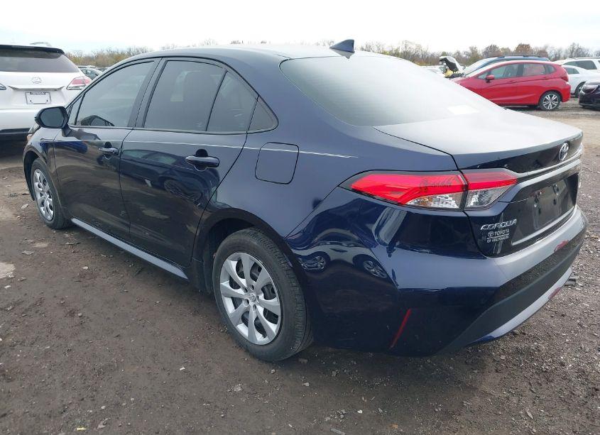 Photo 3 of 2022 Toyota Corolla LE (VIN 5YFEPMAE5NP319376)