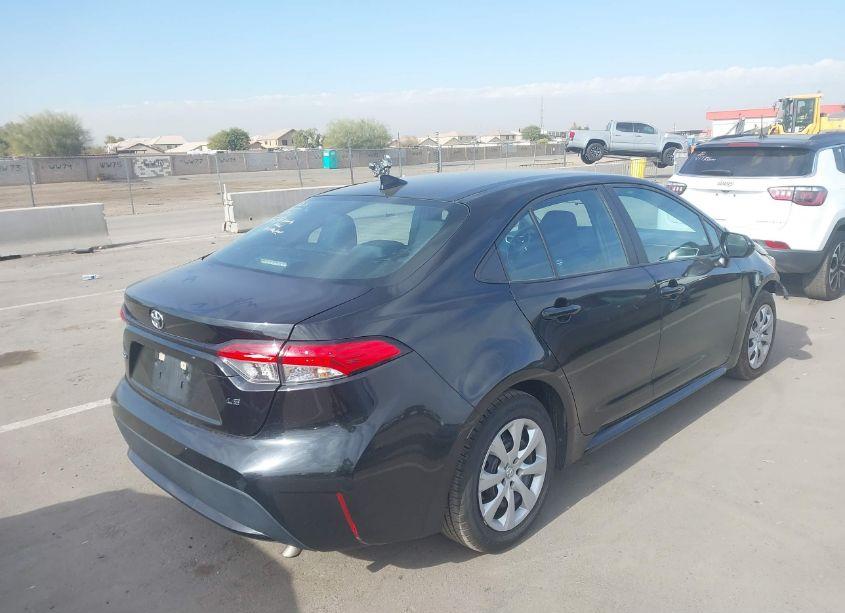 Photo 4 of 2022 Toyota Corolla LE (VIN 5YFEPMAE5NP328739)
