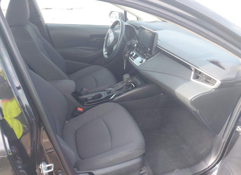 Photo 5 of 2022 Toyota Corolla LE (VIN 5YFEPMAE5NP328739)