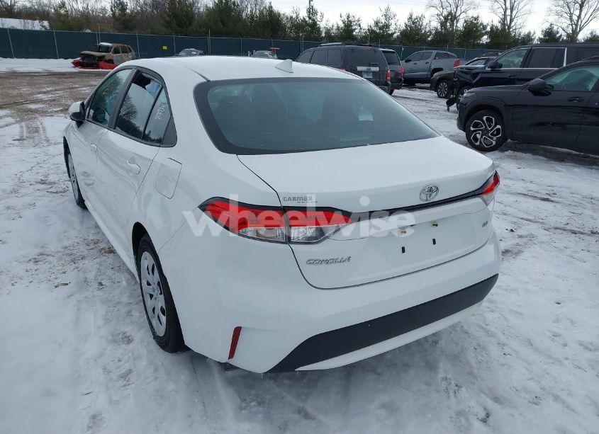 Photo 3 of 2022 Toyota Corolla LE (VIN 5YFEPMAE5NP357108)