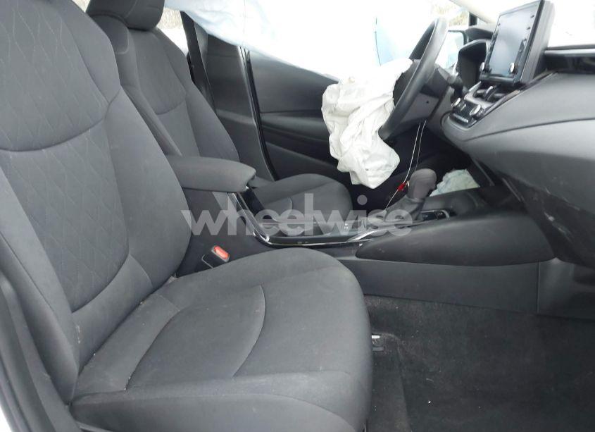 Photo 5 of 2022 Toyota Corolla LE (VIN 5YFEPMAE5NP357108)